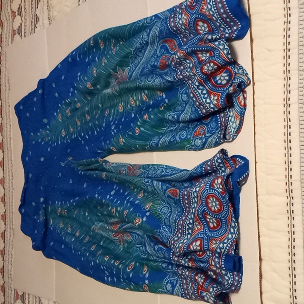 Lannan Clothes Design size Large Color Green and Blue